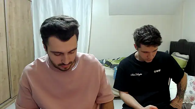 handsomeee04 online show from 8, 9, 2025