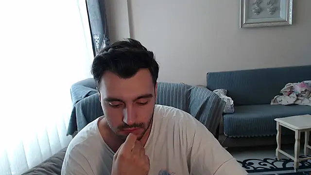 handsomeee04 online show from 28, 9, 2025