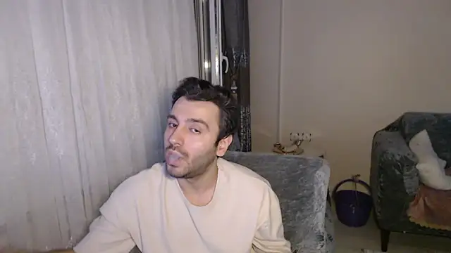 handsomeee04 online show from 14, 6, 2026