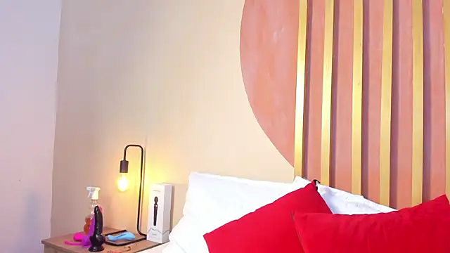 Snapshot of Nicole_Angels_ chatting on 15, 12, 2025 Nicole Angels online show from 15, 12, 2025