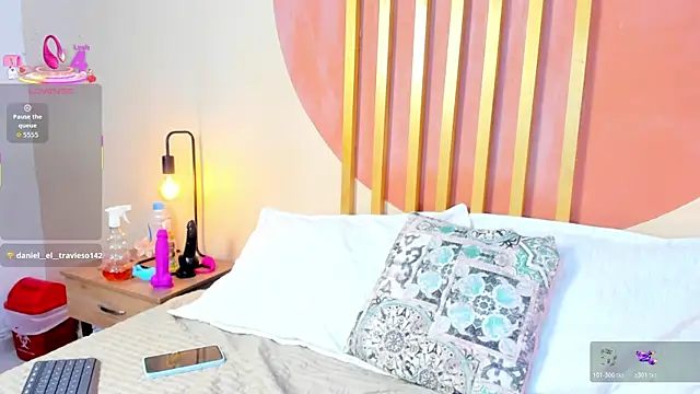 Snapshot of Nicole_Angels_ chatting on 7, 1, 2026 Nicole Angels online show from 7, 1, 2026