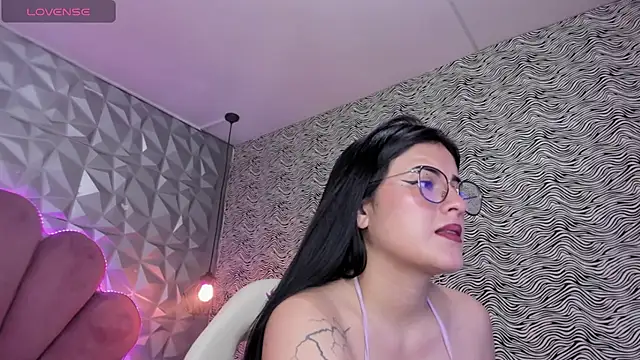 Snapshot of morgan_reds chatting on 26, 2, 2025 morgan reds online show from 26, 2, 2025