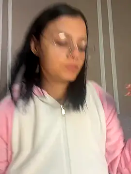 Abril jones10 online show from 5, 12, 2025