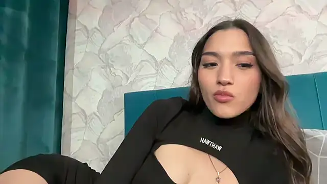 Snapshot of MilenaMilven chatting on 25, 12, 2024 MilenaMilven online show from 25, 12, 2024
