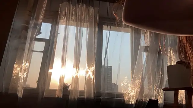 eva varnerr online show from 11, 3, 2026