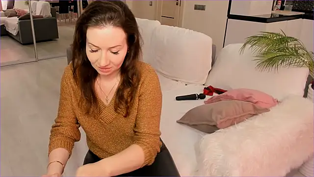  yessJulia  online show from 13, 3, 2026