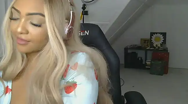 jaslenelovely online show from 15, 1, 2025