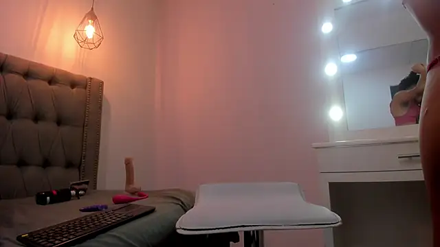 Snapshot of GysellHanson chatting on 24, 1, 2025 GysellHanson online show from 24, 1, 2025