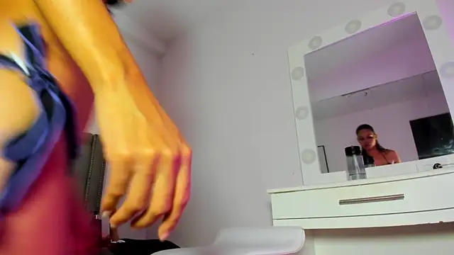 Snapshot of GysellHanson chatting on 24, 2, 2025 GysellHanson online show from 24, 2, 2025