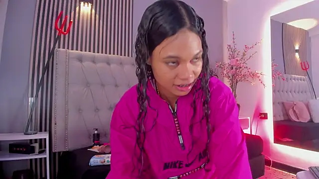 Snapshot of GysellHanson chatting on 18, 10, 2025 GysellHanson online show from 18, 10, 2025