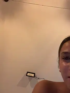 Snapshot of Mariapaula chatting on 1, 2, 2025 Mariapaula online show from 1, 2, 2025