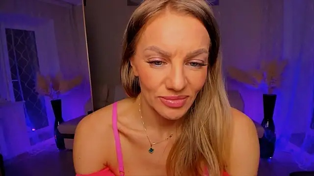 Oliva Candy online show from 6, 5, 2026