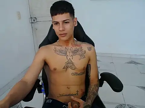 Clyde019 online show from 27, 12, 2024