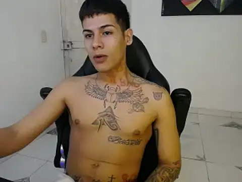 Clyde019 online show from 5, 1, 2025