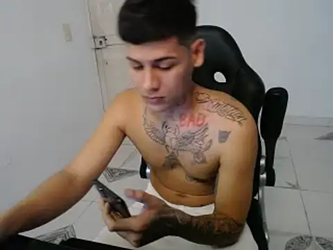 Clyde019 online show from 18, 1, 2025