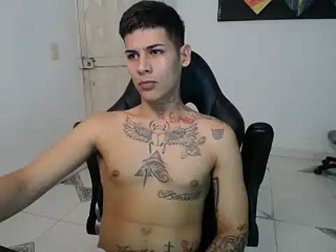 Clyde019 online show from 17, 2, 2025