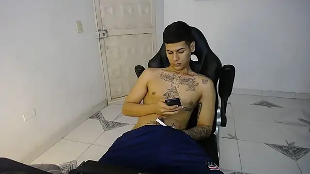 Clyde019 online show from 20, 2, 2025