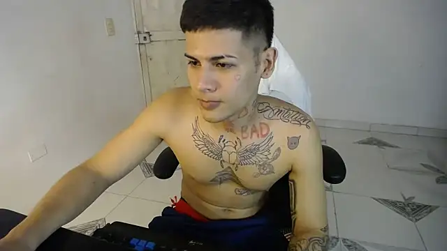 Clyde019 online show from 25, 2, 2025