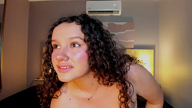 LucyLovelyy online show from 22, 12, 2024