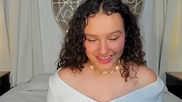 LucyLovelyy online show from 4, 1, 2025
