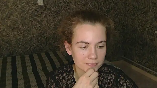 Snapshot of CurlyNed chatting on 5, 2, 2025 CurlyNed online show from 5, 2, 2025