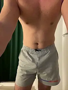 Snapshot of couplehot992 chatting on 27, 12, 2024 couplehot992 online show from 27, 12, 2024