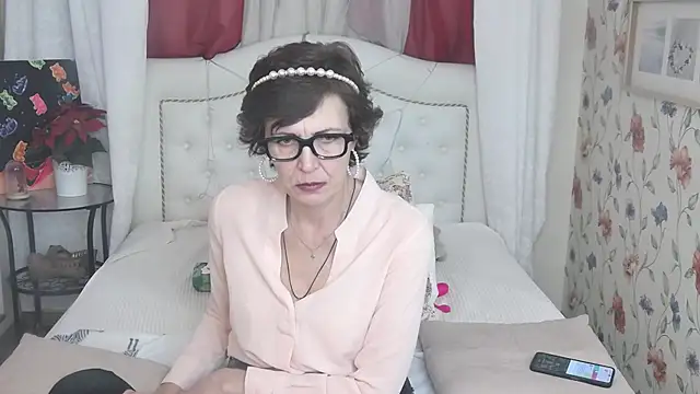 SilviaHart online show from 11, 9, 2025