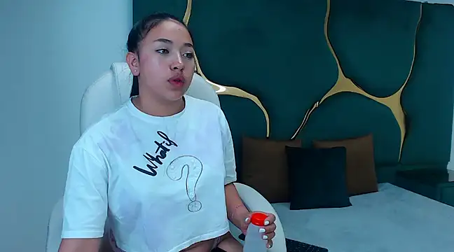 IsabellRodriguez18 online show from 7, 2, 2025