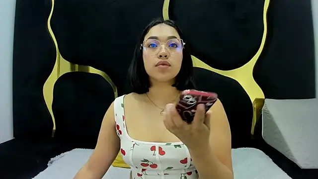 IsabellRodriguez18 online show from 11, 11, 2025