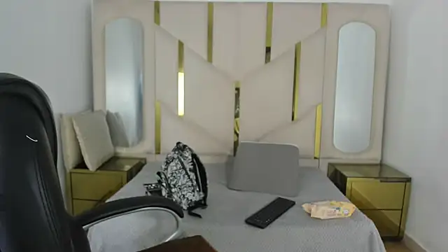 IsabellRodriguez18 online show from 12, 11, 2025