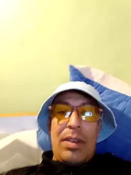 Snapshot of zeus2630 chatting on 1, 12, 2025 zeus2630 online show from 1, 12, 2025