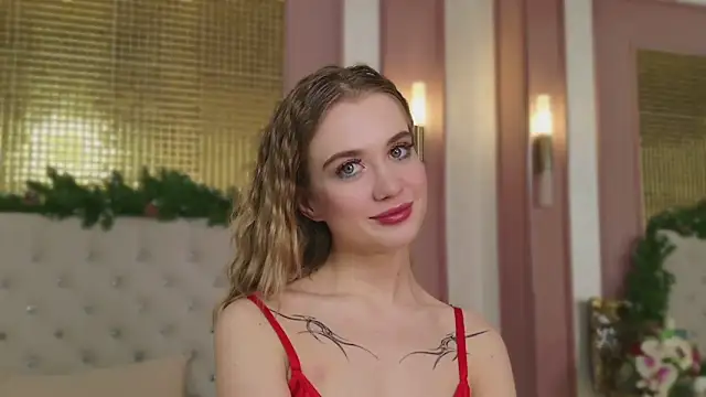 Snapshot of KiraMyers chatting on 5, 1, 2025 KiraMyers online show from 5, 1, 2025