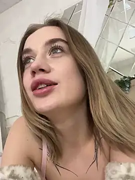 Snapshot of KiraMyers chatting on 14, 1, 2025 KiraMyers online show from 14, 1, 2025