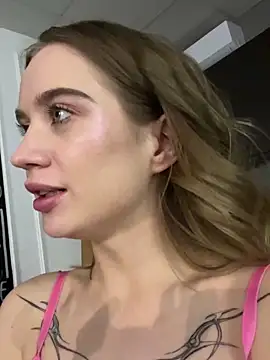 Snapshot of KiraMyers chatting on 17, 1, 2025 KiraMyers online show from 17, 1, 2025