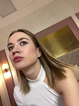 Snapshot of KiraMyers chatting on 28, 1, 2025 KiraMyers online show from 28, 1, 2025