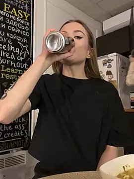 Snapshot of KiraMyers chatting on 28, 1, 2025 KiraMyers online show from 28, 1, 2025