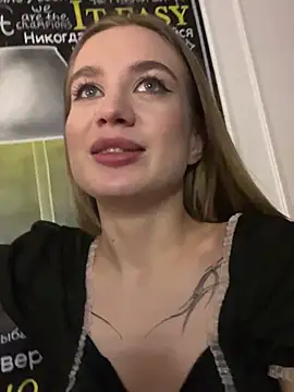 Snapshot of KiraMyers chatting on 28, 1, 2025 KiraMyers online show from 28, 1, 2025