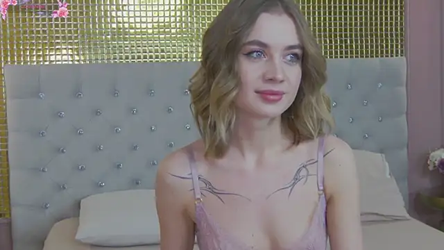 Snapshot of KiraMyers chatting on 6, 2, 2025 KiraMyers online show from 6, 2, 2025