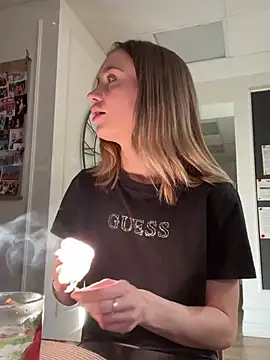 Snapshot of KiraMyers chatting on 9, 3, 2025 KiraMyers online show from 9, 3, 2025