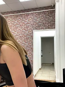 Snapshot of KiraMyers chatting on 11, 10, 2025 KiraMyers online show from 11, 10, 2025