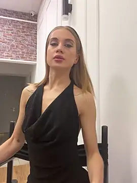 Snapshot of KiraMyers chatting on 20, 10, 2025 KiraMyers online show from 20, 10, 2025