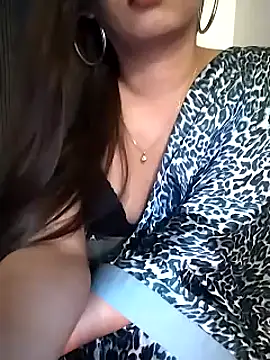 Snapshot of Aish29@xh chatting on 6, 2, 2025 Aish29xh online show from 6, 2, 2025