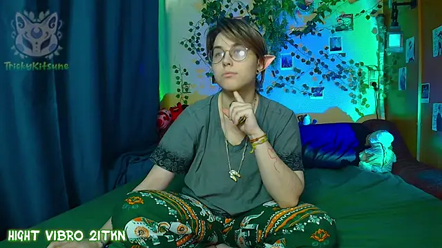 TrickyKitsune online show from 4, 5, 2026