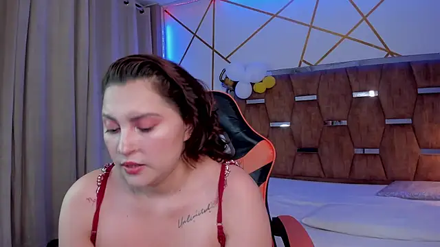 LunaPleasure online show from 6, 10, 2025