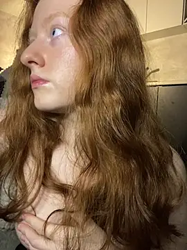 Snapshot of redhead_peach chatting on 14, 1, 2025 redhead peach online show from 14, 1, 2025