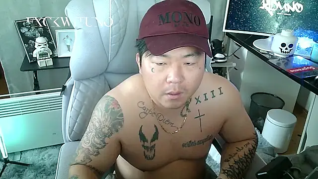 Snapshot of fxckwituno chatting on 1, 1, 2025 fxckwituno online show from 1, 1, 2025