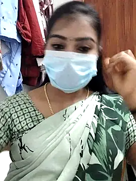 Snapshot of meena_27 chatting on 1, 3, 2025 meena 27 online show from 1, 3, 2025