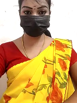 Snapshot of meena_27 chatting on 3, 10, 2025 meena 27 online show from 3, 10, 2025