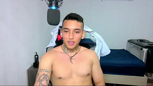 Snapshot of David_Adams2003 chatting on 13, 1, 2025 David Adams2003 online show from 13, 1, 2025