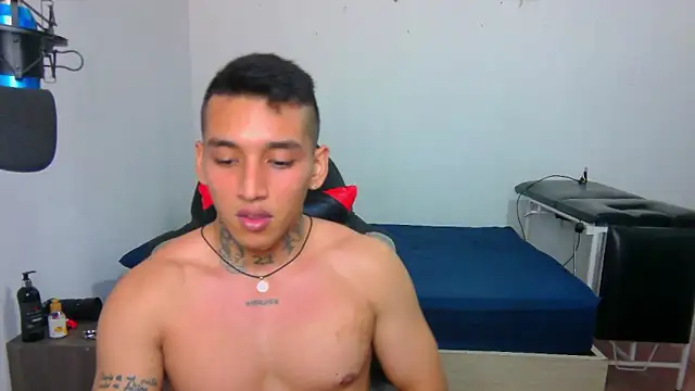 Snapshot of David_Adams2003 chatting on 16, 1, 2025 David Adams2003 online show from 16, 1, 2025